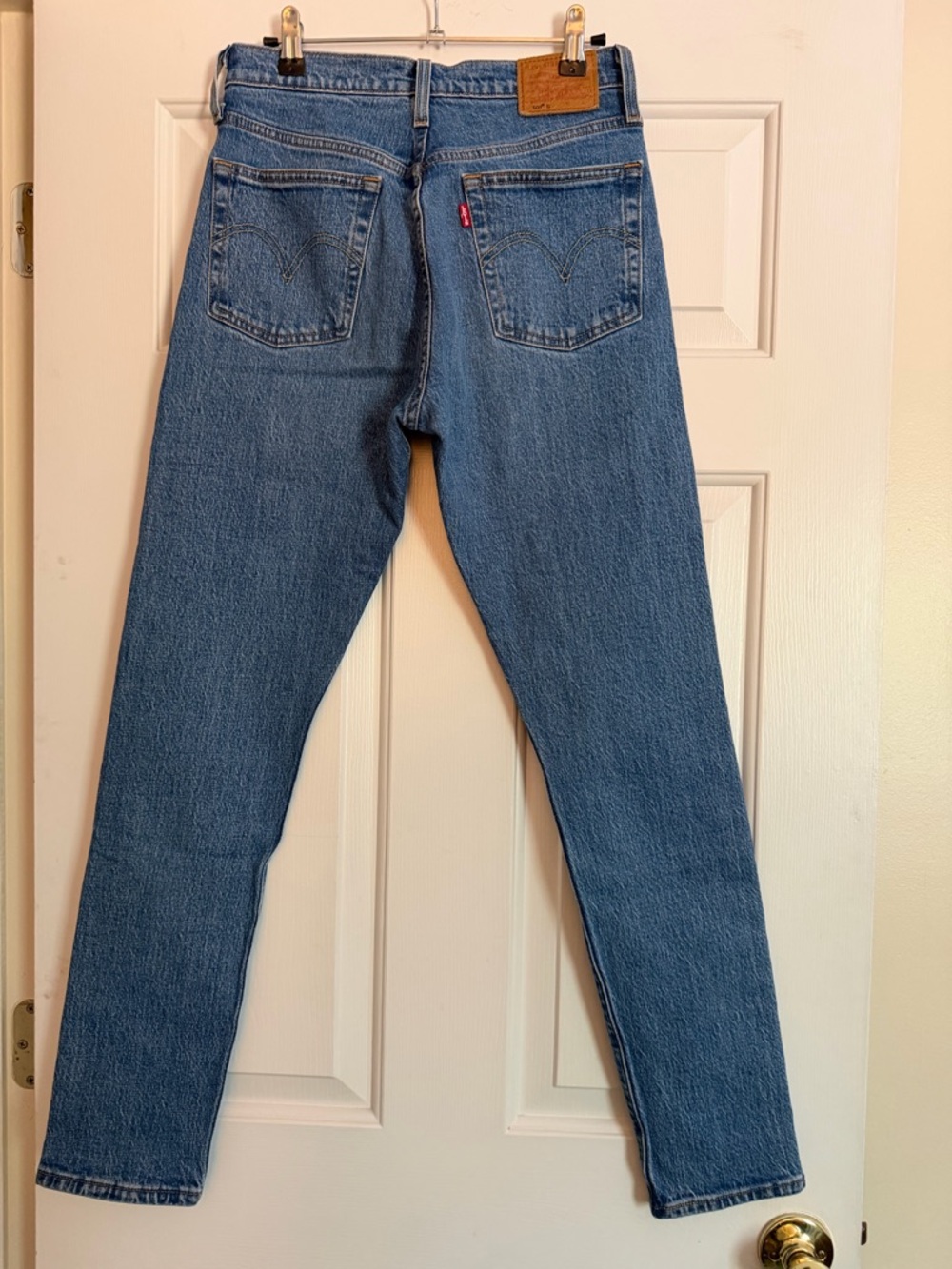Levi's 501s skinny Jeans in Light Blue Wash - Picture 5 of 12